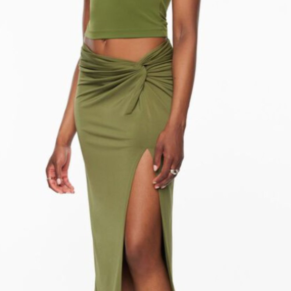 Naia sculpt midi skirt with slit